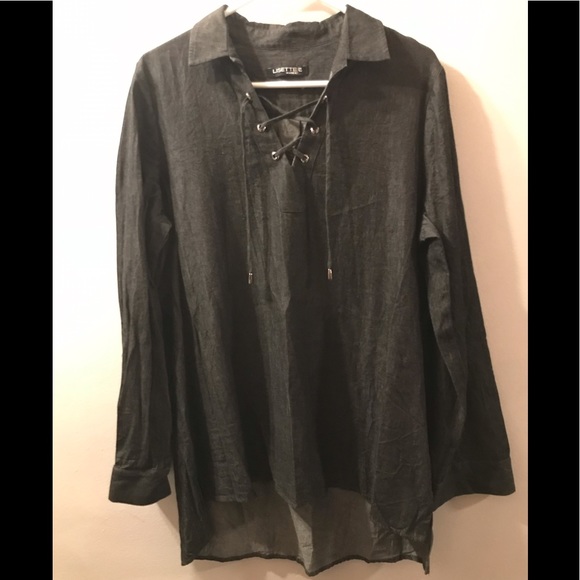 Lisette & B.C Cothing tops both for 40$ - Picture 2 of 7